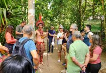 Povo Pataxó dá aula de turismo como resistência